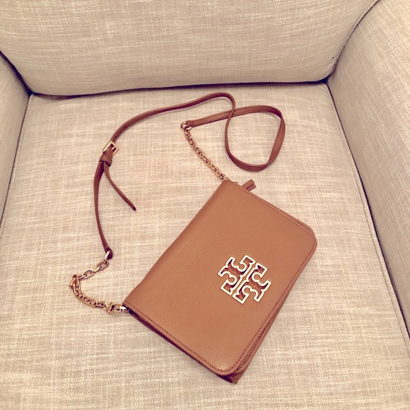 Tory Burch Handbags - Tory Burch wallet on chain